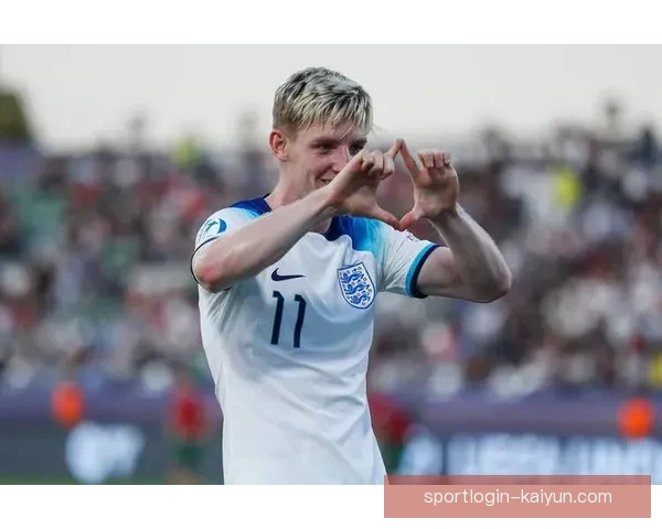 鲁伊斯在西班牙U21阵中表现稳健，状态持续提升备受关注